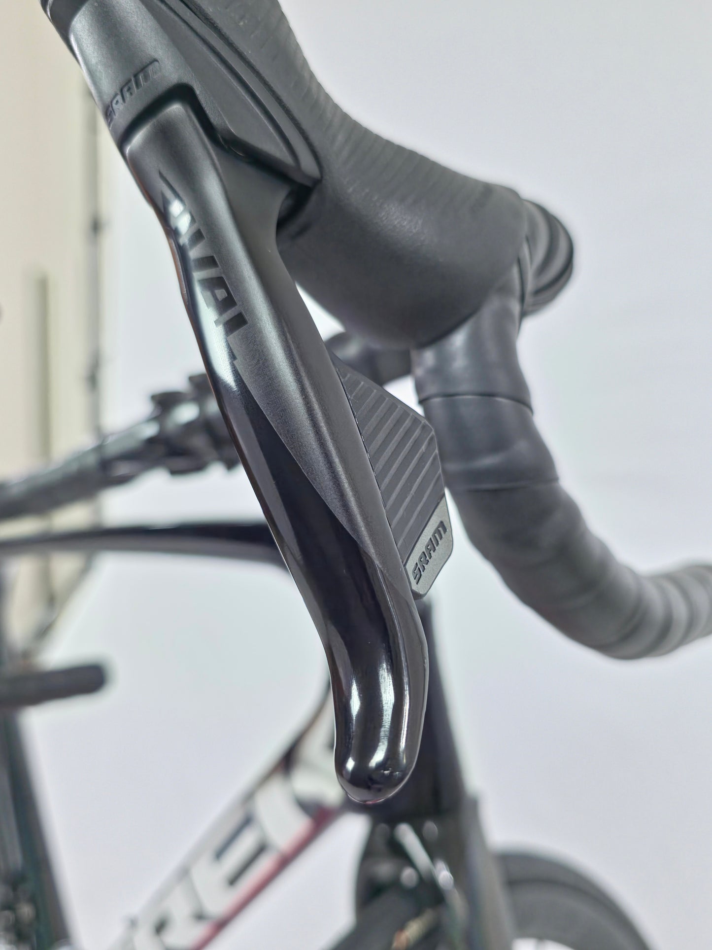 2023 TREK Emonda SL 6 SRAM Rival eTap AXS 12 Sp 58
