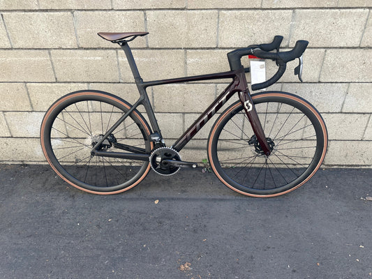 2023 Scott Addict RC 10 (54 and 56 available)