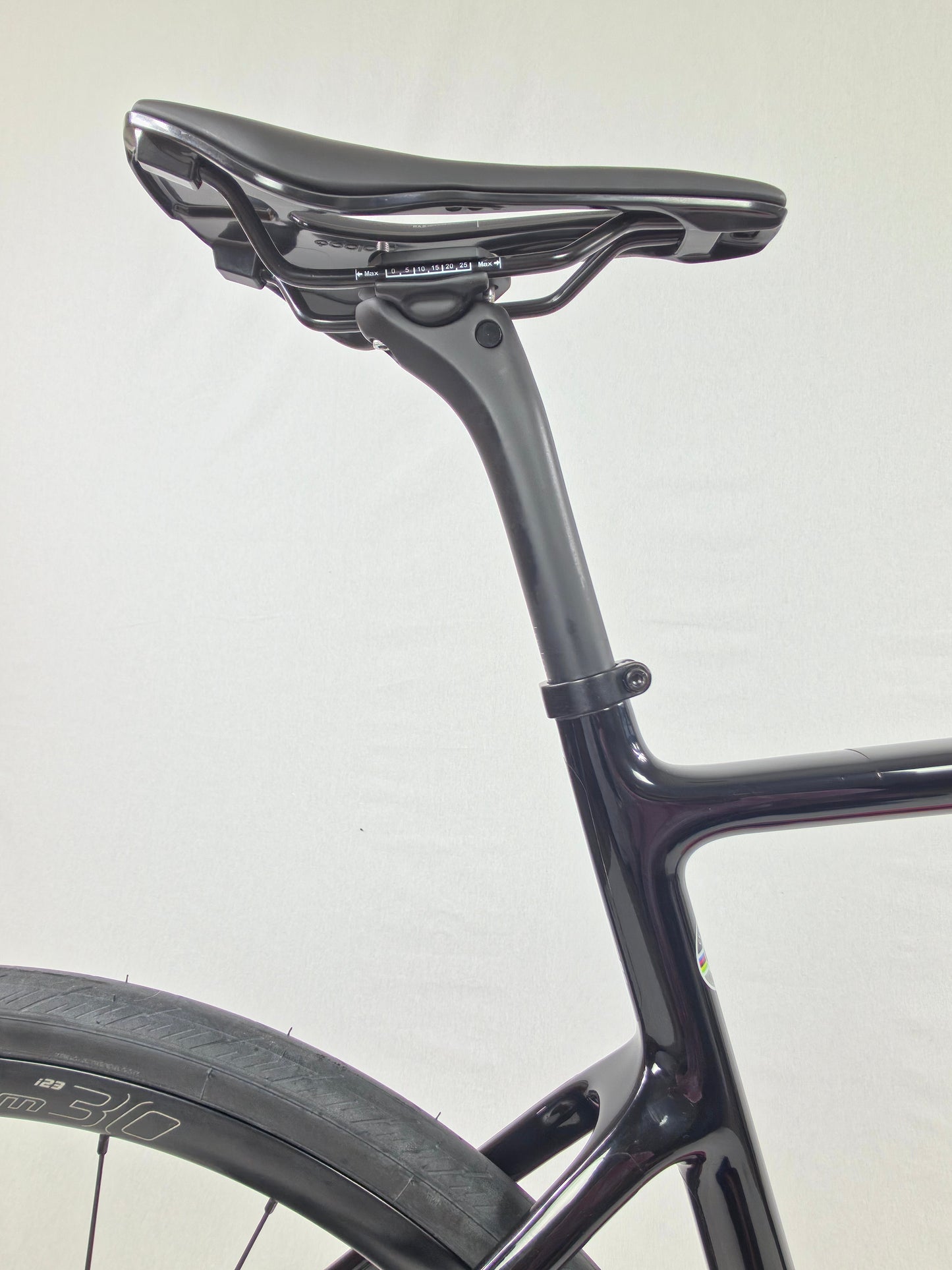 2023 Cervélo Caledonia Rival eTap AXS 56/L